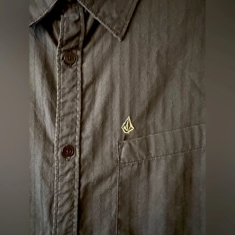 VOLCOM - Picture 3 of 6